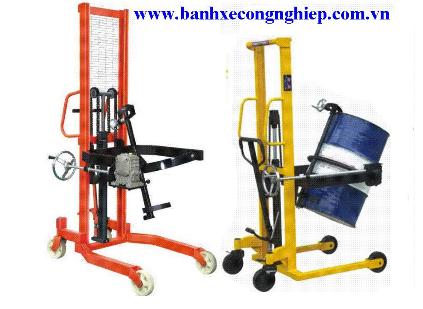 Xe nâng quay đổ phuy TB350